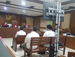 Cerita Saksi soal Uang Suap Bansos Corona dalam Tas Gitar-Kardus Air Mineral