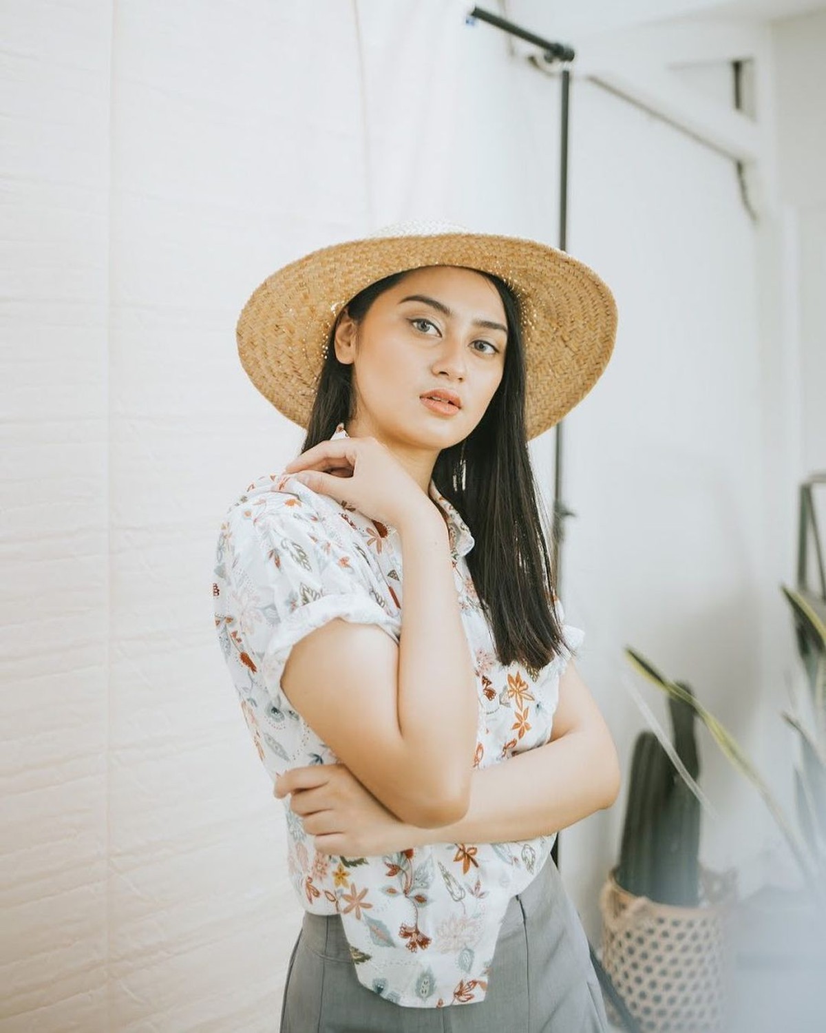 Putus dengan Amanda Manopo Billy Syahputra dikabarkan tengah dekat dengan Memes Prameswari&period; Siapakah Memes Prameswari&quest; Yuk kita intip sosoknya&excl;