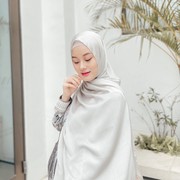 7 Ide Mix & Match Outfit Bumil ala Dinda Hauw