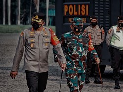 TNI-Polisi Patroli Skala Besar di Jakpus Pascaledakan Bom Makassar