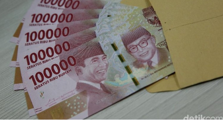 TIPS ATUR KEUANGAN JELANG RAMADHAN Bunda harus lebih bijak dalam mengatur keuangan sejak sebelum hingga selama bulan Ramadhan. Simak tips atur keuangan jelang Ramadhan yuk, Bunda.