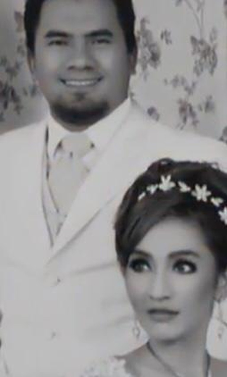 Foto-foto Pernikahan Saipul Jamil dan Indah Sari yang Membuat Heboh Beredar foto-foto pernikahan Saipul Jamil dan Indah Sari yang membuat heboh. Berikut foto-fotonya!