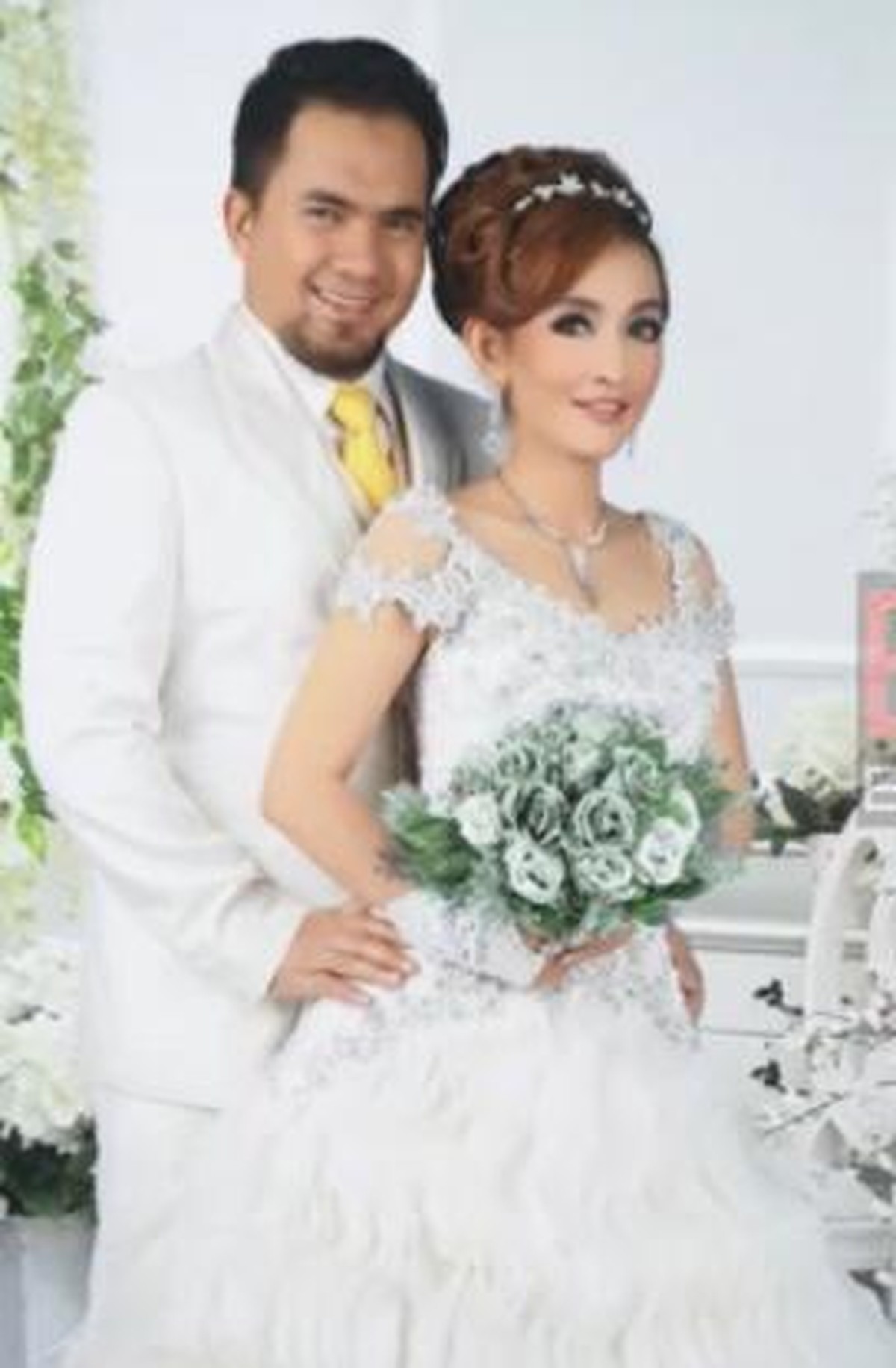 Beredar foto-foto pernikahan Saipul Jamil dan Indah Sari yang membuat heboh&period; Berikut foto-fotonya&excl;