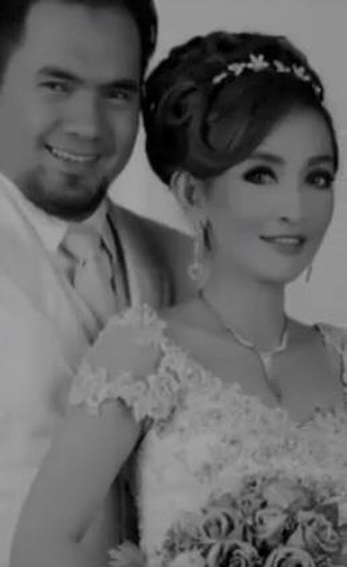 Beredar foto-foto pernikahan Saipul Jamil dan Indah Sari yang membuat heboh&period; Berikut foto-fotonya&excl;