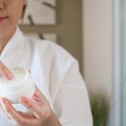 Perempuan di Minnesota Alami Kebutaan karena Pakai Krim Wajah Merkuri, Ini Kata Ahli dan Daftar Bahayanya!