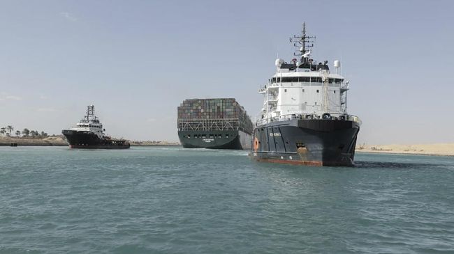 Israeli Cargo Ship Allegedly Attacked by Iranian Missiles in Persian Gulf