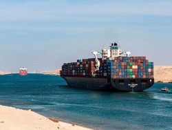 Seberapa Besar Dampak Macetnya Terusan Suez ke China?