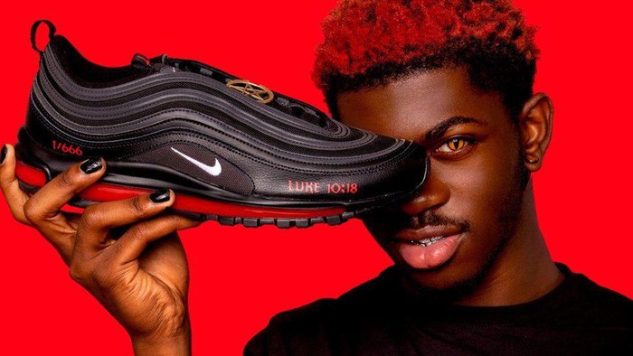 Kontroversi Perilisan Sepatu Setan Lil Nas X, Mengandung Tetesan Darah Manusia