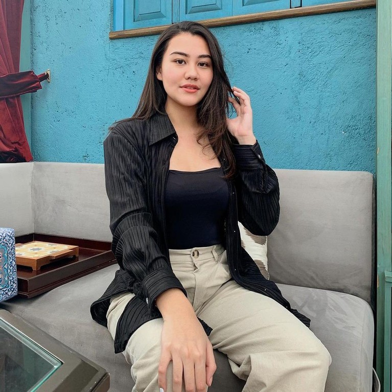 Manisnya Aaliyah Massaid yang Pacaran dengan Sultan Putri cantik Reza Artamevia, Aaliyah Massaid ini dikabarkan tengah menjalin hubungan dengan sultan. Berikut potret manisnya Aaliyah!
