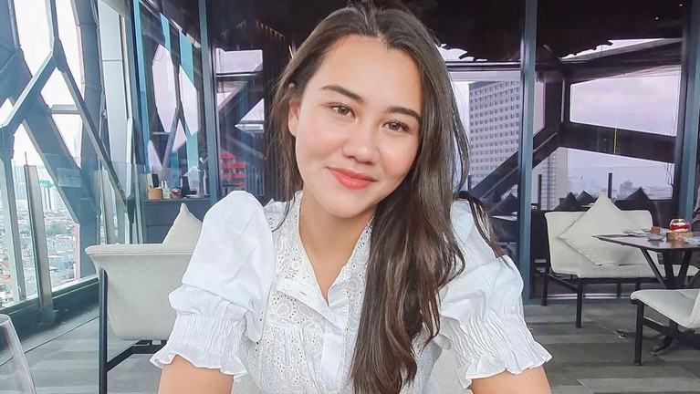 Manisnya Aaliyah Massaid yang Pacaran dengan Sultan Putri cantik Reza Artamevia, Aaliyah Massaid ini dikabarkan tengah menjalin hubungan dengan sultan. Berikut potret manisnya Aaliyah!