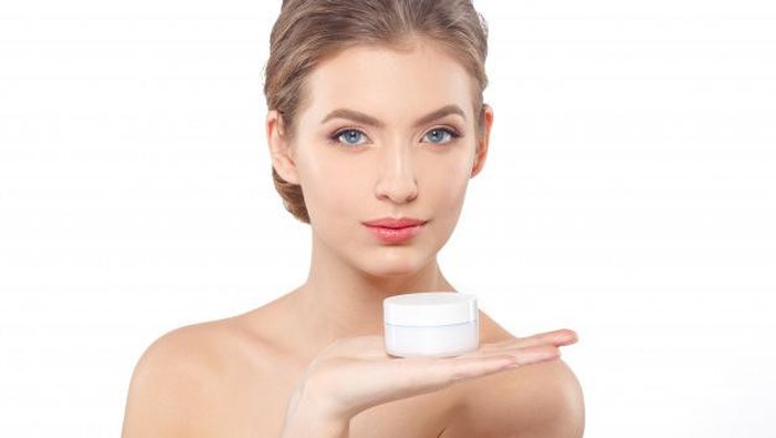 Mau Pakai Krim Wajah? Ini Ciri-cirinya yang Aman Digunakan