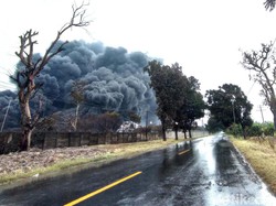 Begini Gaya Ahok Turun Gunung Cek Kilang Balongan yang Terbakar