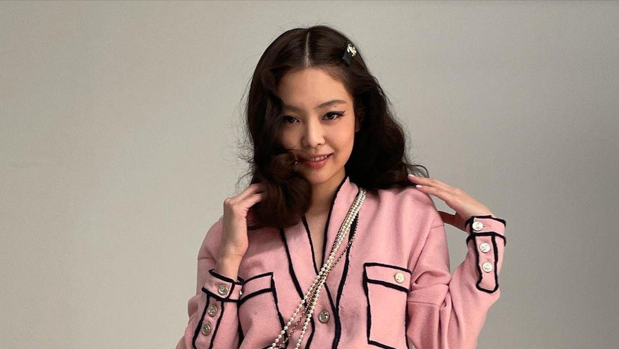 Nyanyi 'On The Ground' Pakai Piyama, Jennie BLACKPINK Trending di 16 Negara
