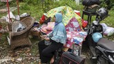 FOTO: Gusur Bangunan Liar di Menteng Dalam Demi Cegah Banjir Sejumlah bangunan liar di Menteng Dalam, Jakarta, dibongkar Satpol PP untuk melakukan penataan Saluran Kalibaru Barat di lokasi itu demi mencegah banjir.