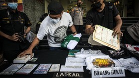 Selisik Kaitan Atribut FPI dan Penggerebekan Teroris