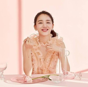 Shin Hye Sun Positif COVID-19, Syuting Film bareng Lee Jun Young Disetop