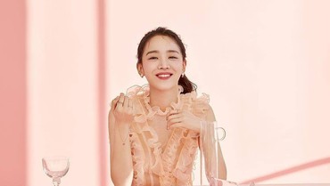 img-title Shin Hye Sun Positif COVID-19, Syuting Film bareng Lee Jun Young Disetop