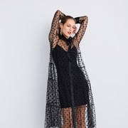 Sheer Dress Lagi Naik Daun, Mix n Match Biar Makin Cool!