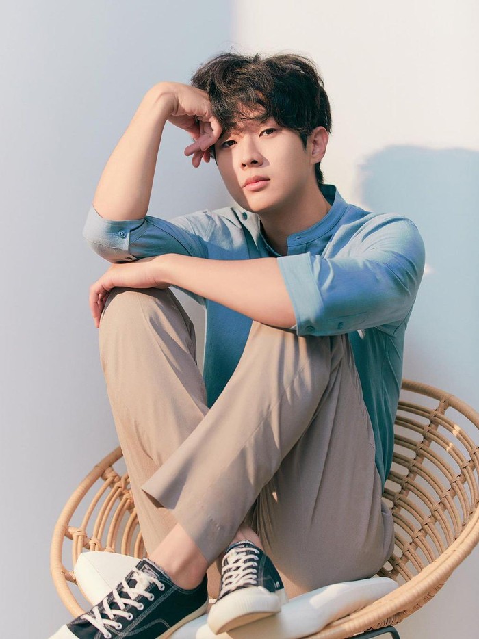 Namanya juga melejit saat dirinya terlibat dalam film Parasite. Jangan salah, deretan film yang pernah dibintanginya juga antara lain Train to Busan, Okja, juga Time to Hunt. /Foto: Foto: Instagram @dntlrdl