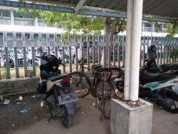 Disebut Sediakan Rak, Tak Terlihat #ParkirUntukSepeda di Stasiun Kota