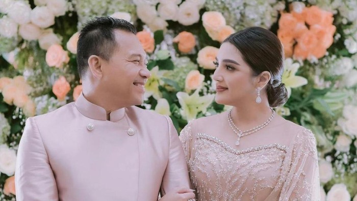 Tak Hanya Aurel dan Atta, 5 Pernikahan Artis Ini Juga Disiarkan Langsung Di TV