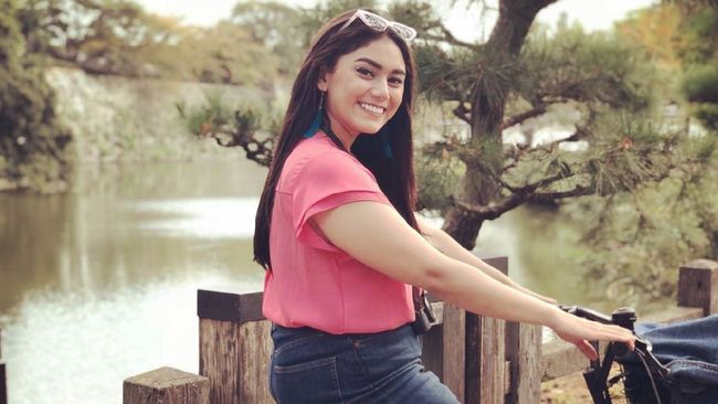 Artis Thalita Latief membenarkan dugaan masalah perselingkuhan menjadi salah satu pemantik ia menggugat cerai dengan sang suami, Dennis Rizky.