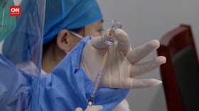 VIDEO: Hampir Semua Pekerja Medis Tiongkok Sudah Divaksinasi