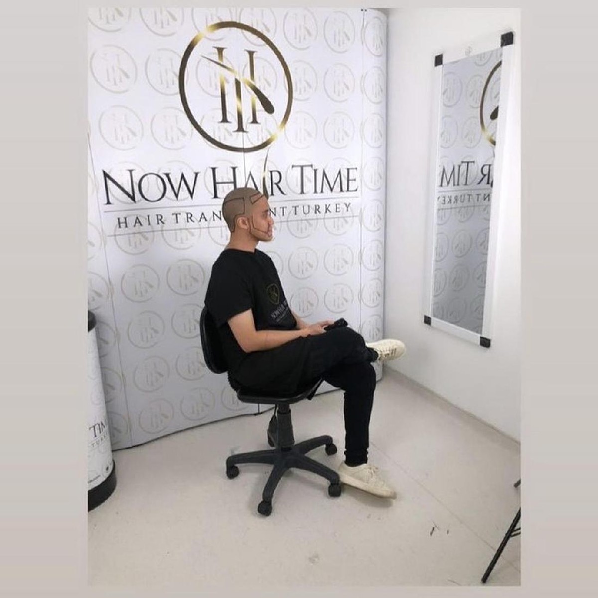 Kevin Aprilio terkenal dengan style rambut gondrongnya&period; Berikut beberapa transformasi gaya rambut Kevin&excl;