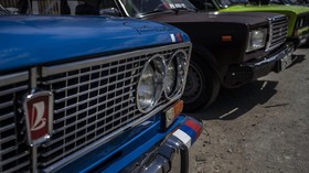 FOTO: Lada Legenda Soviet Jadi Simbol Gairah Otomotif Kuba