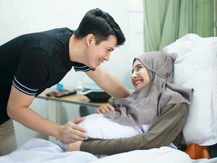 Potret Zaskia Sungkar di RS, Siap Melahirkan Ditemani Irwansyah hingga Shireen