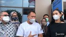 Ditemani Kalina, Inilah Penampakan Vicky Hadiri Mediasi dengan Angel Lelga Mediasi dengan Angel Lelga, Vicky Prasetyo mengajak istrinya Kalina Oktarani. Berikut penampakan mereka!