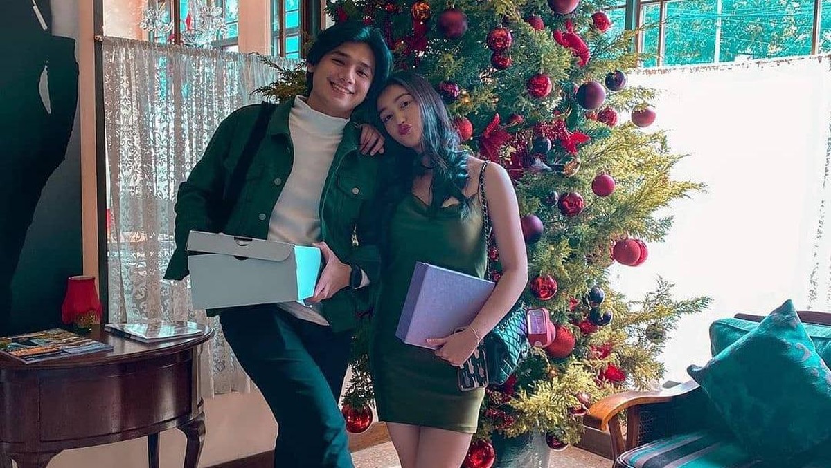 Akhirnya Ranty Maria dan Rayn Wijaya go public setelah satu tahun pacaran&period; Intip kemesraan mereka&comma; yuk&excl;