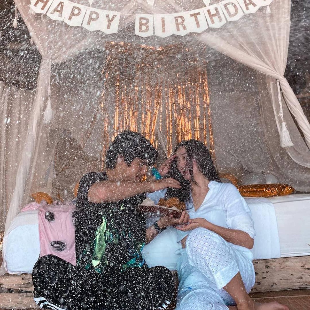 Akhirnya Ranty Maria dan Rayn Wijaya go public setelah satu tahun pacaran&period; Intip kemesraan mereka&comma; yuk&excl;