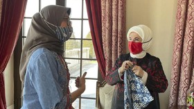 Istri Erdogan dan Kecintaannya pada Batik Indonesia