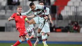 FOTO: Luksemburg vs Portugal Bukti Ronaldo Layak Jadi Kapten Cristiano Ronaldo membuktikan masih layak menjadi kapten timnas Portugal setelah membawa timnya menang atas Luksemburg.