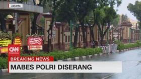 VIDEO: Mabes Polri Diserang, Akses Ditutup Seluruhnya