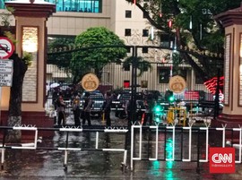 Saksi Ungkap Mabes Polri Diserang Lebih dari Satu Orang