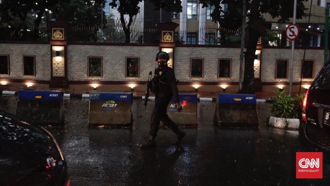 Indonesia Police Watch (IPW) menilai serangan ke Mabes Polri adalah pukulan telak yang sangat memalukan bagi jajaran kepolisian.