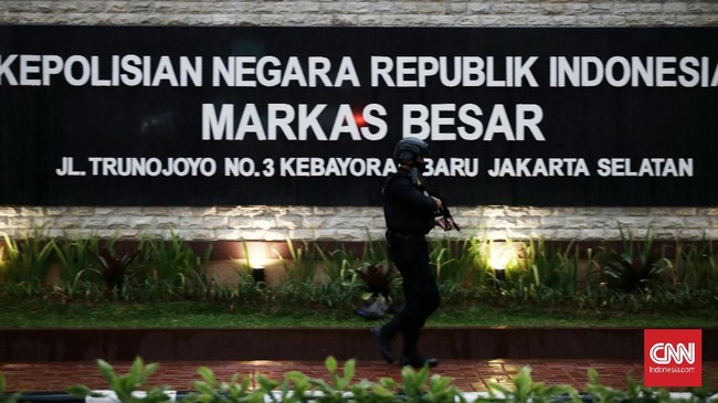 PP Muhammadiyah menanggapi serangan di Mabes Polri. Sebagai aparat yang menanggulangi terorisme, polisi juga harus bisa melindungi dirinya sendiri.