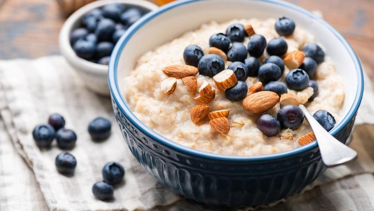 7 Alasan Oatmeal Jadi Sarapan Terbaik dan Perlu Dikonsumsi Tiap Hari