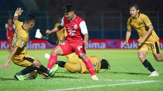 Persija menang 2-1 atas Bhayangkara Solo FC dalam laga terakhir Grup B Piala Menpora 2021 di Stadion Kanjuruhan, Malang, Rabu (31/3) malam WIB.