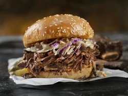 Pork Burger Premium yang Empuk Juicy ada 4 Tempat Ini