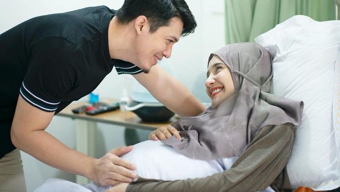Selamat! Zaskia Sungkar Melahirkan Anak Pertama Selamat! Zaskia Sungkar Melahirkan Anak Pertama