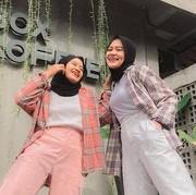 Tampil Casual dan Chic! Mix n Match Outer Kemeja Kotak-kotak untuk Hijabers