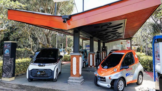 Pilot project smart mobility digagas Toyota dengan membuat ekosistem mobil hybrid dan listrik di Nusa Dua, Bali, mulai hari ini Rabu (30/3).