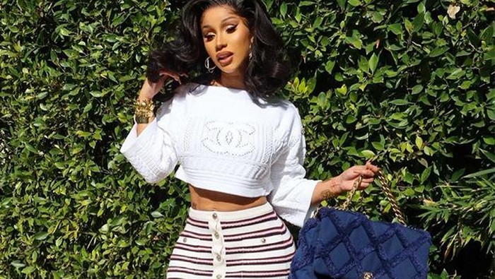 Wow! Rihanna Rencanakan Rilis Produk Perawatan Rambut