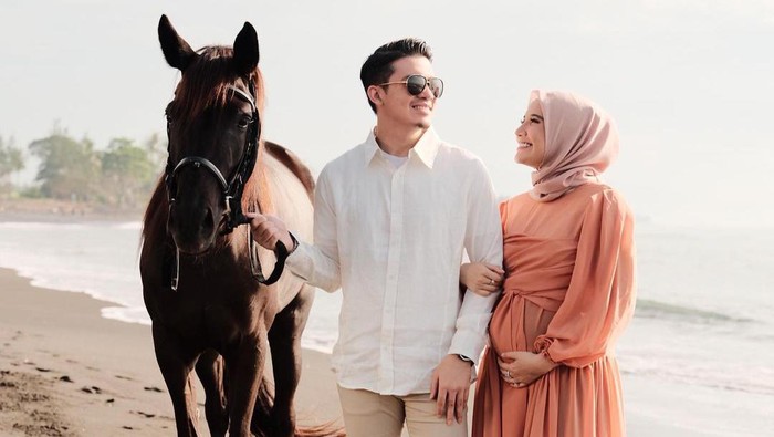 Zaskia Sungkar dan Irwansyah