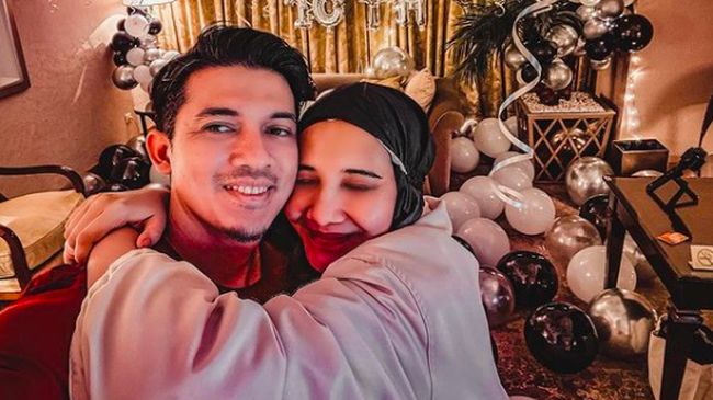 Ibunda Irwansyah, yang juga mertua Zaskia Sungkar, Herliana, meninggal dunia pada Rabu (4/8) di rumah sakit, setelah sempat kritis karena terpapar Covid-19.