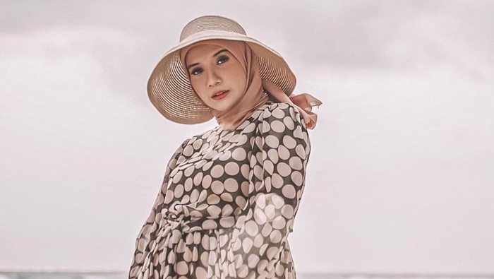 Zaskia Sungkar dan Irwansyah
