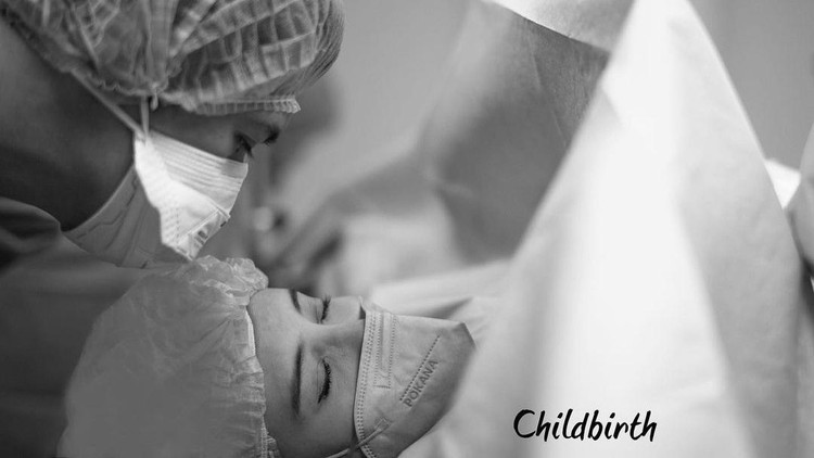 Zaskia Sungkar melahirkan anak pertama.